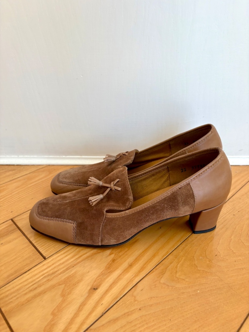 Vintage Naturalizer Caramel Suede Leather Tassel Pumps Block Heel Loafer Fits 9